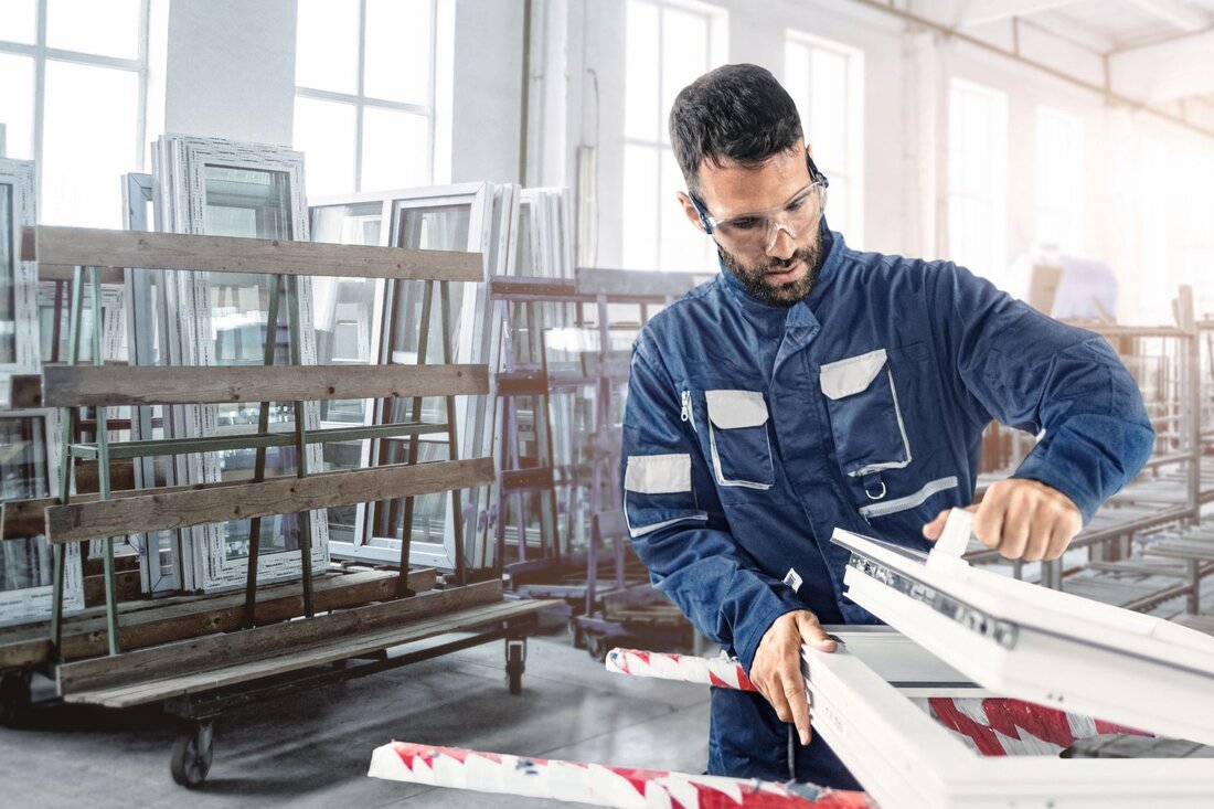 A Roto NX C segítségével akár modern, keskeny formátumok, vagy nagy méretű, max. 3000 mm szárnyhoronymagasságú nyílászárók valósíthatók meg. Műanyag profilok esetén a maximális szárnytömeg 150 kg-ig, faprofilokkal esetén 180 kg terjedhet.