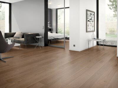 SOLIDO szalagparketta kőris mogyoró, kefélt barna olajozott, 14 mm